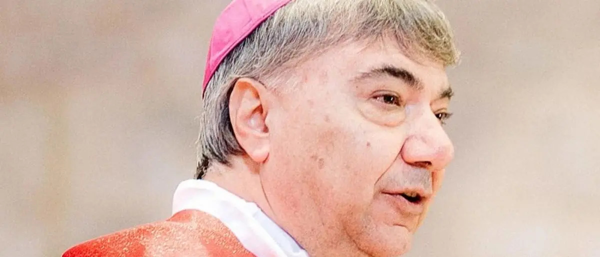 Napoli, quadri donati dal boss alla chiesa: l'arcivescovo Battaglia li fa rimuovere