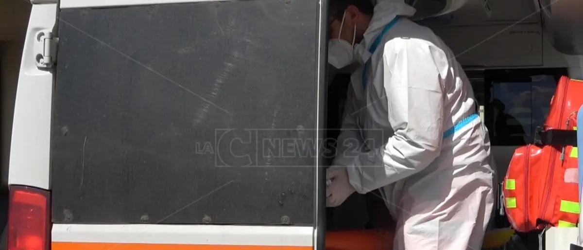 Corigliano Rossano, medico del 118 si rifiuta di portare paziente a Reggio: denunciato