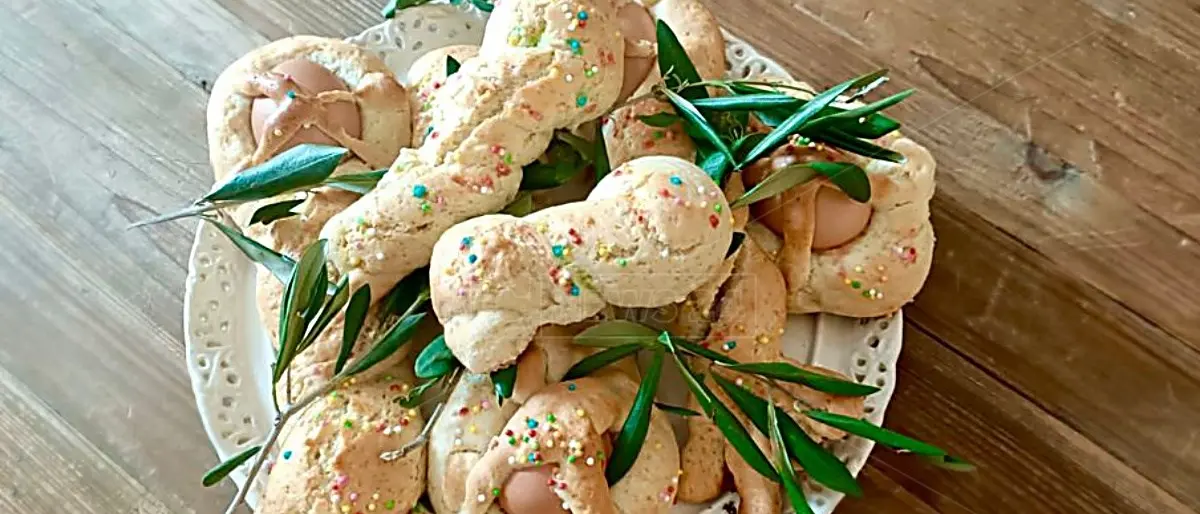 I dolci della Pasqua, la Calabria delle cuzzupe e pitte pie non rinuncia alla tradizione