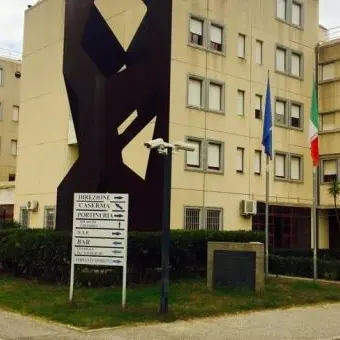 Carcere Rossano, agente penitenziario aggredito e minacciato con una lametta