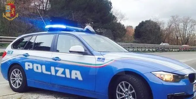 Violenta e minaccia giovane paziente ricoverata in ospedale, arrestato un portantino