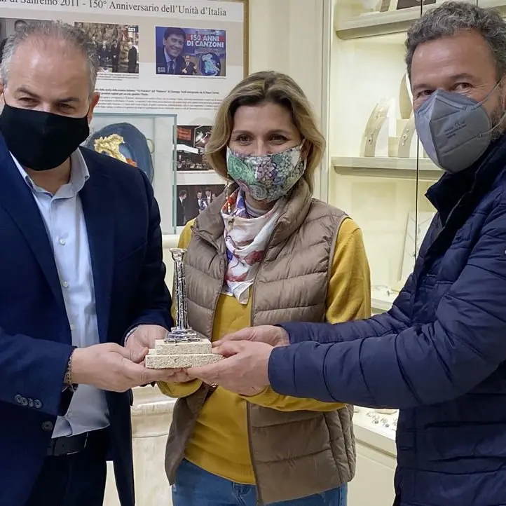 In viaggio per il mondo su una barca, il maestro Affidato incontra la famiglia Irigoyen