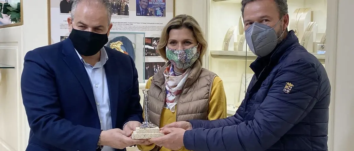 In viaggio per il mondo su una barca, il maestro Affidato incontra la famiglia Irigoyen