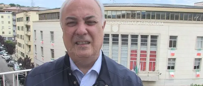 Chiusure attività per Covid, Confcommercio denuncia: «Diminuiscono rifiuti ma non la Tari»