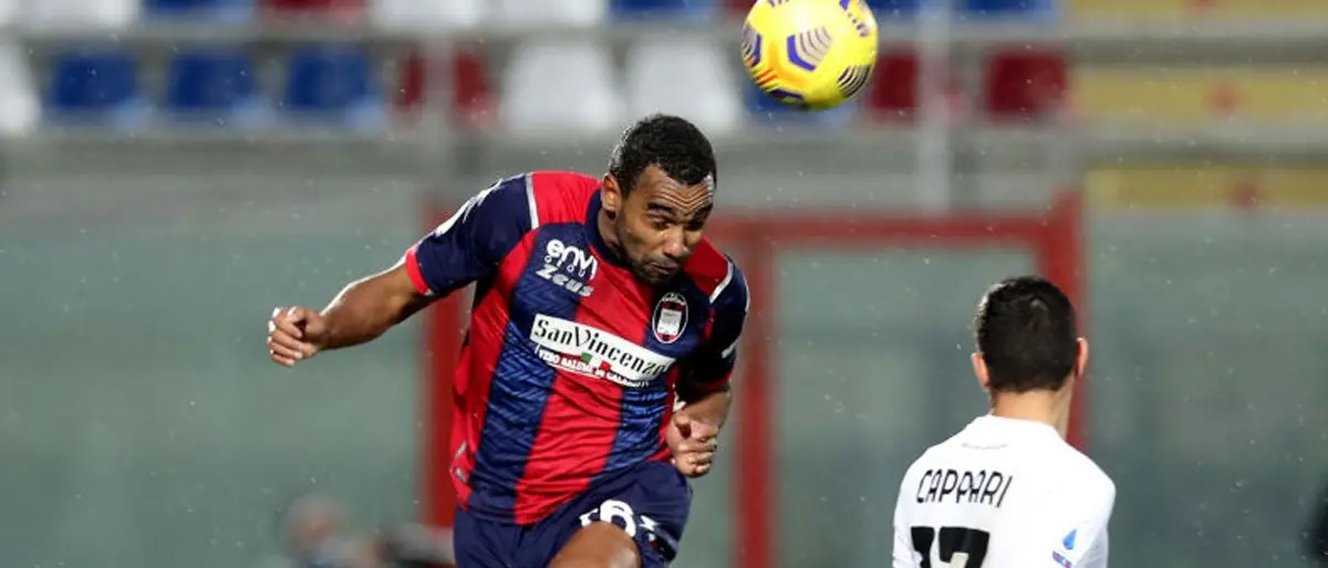 Crotone Calcio, Djidji carica il gruppo in vista del Napoli: «Non dobbiamo avere paura»