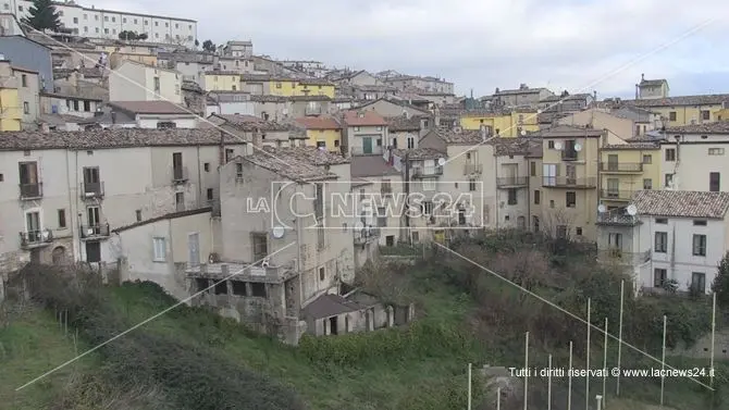 San Giovanni in Fiore, oltre cento i casi positivi: scuole chiuse fino al 10 aprile