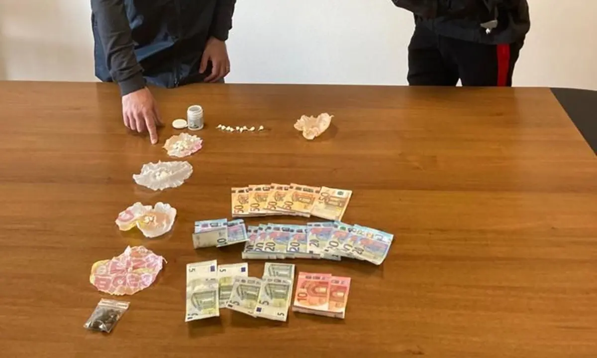 Corigliano Rossano, blitz antidroga nelle case popolari di via Gramsci: un arresto