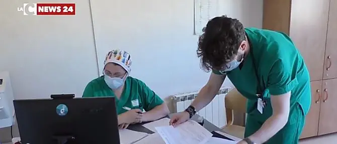 Covid Calabria, ancora alti i contagi: 448 casi e +14 ricoveri nel bollettino