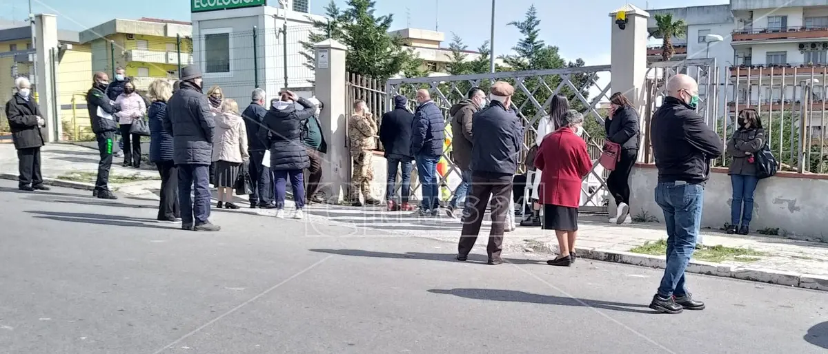 Vaccini, a Crotone anziani convocati per il richiamo ma non risultano prenotati