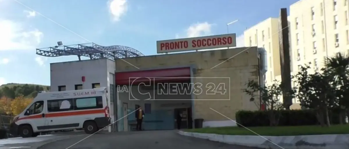 Covid Crotone, l’appello del sindaco: «L'ospedale è al limite e serve personale»
