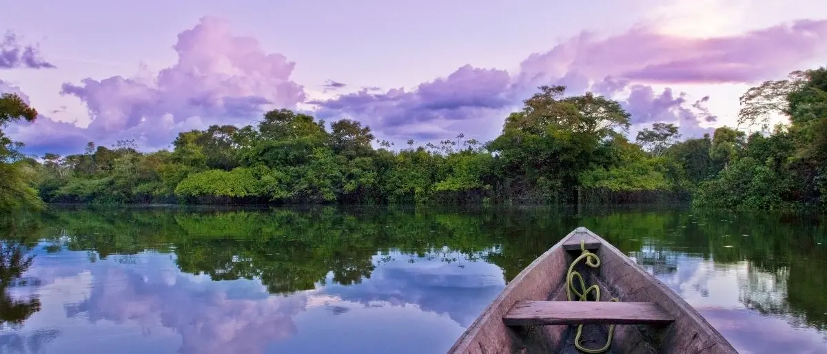 La storia di Giulia, giovane crotonese da tre anni aiuta gli indigeni dell'Amazzonia