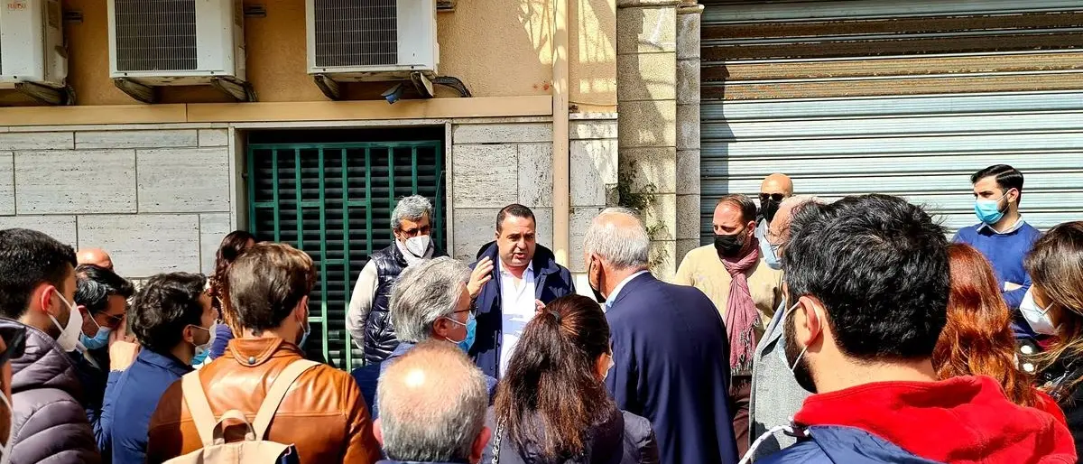 Commercianti in protesta, Cannizzaro: «Niente promesse, solo concretezza: pronta una mozione»