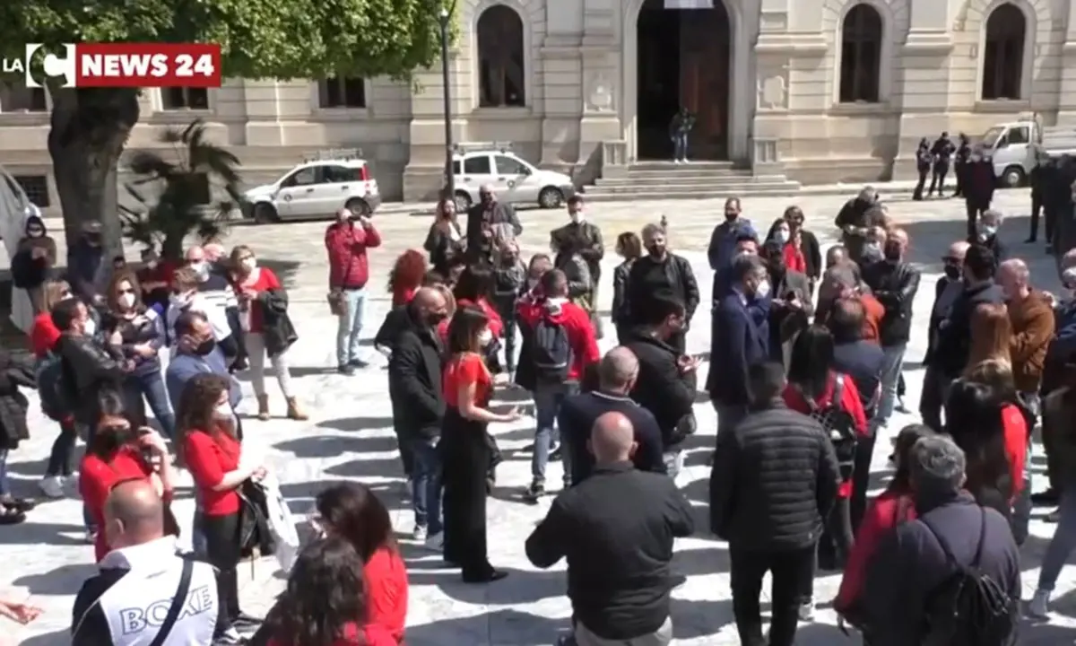 Anche in Calabria la protesta degli imprenditori, da Catanzaro a Reggio tutti contro le chiusure