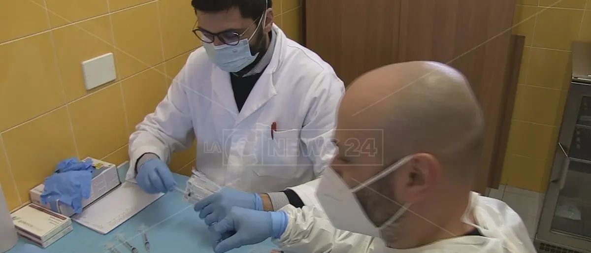 Reggio Calabria, ripartono le vaccinazioni al Gom: somministrate in totale 12mila dosi