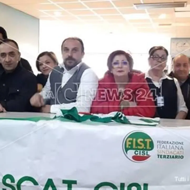 Lamezia, i sindacati su lavoratori bar aeroporto: «Assordante il silenzio del presidente Sacal»