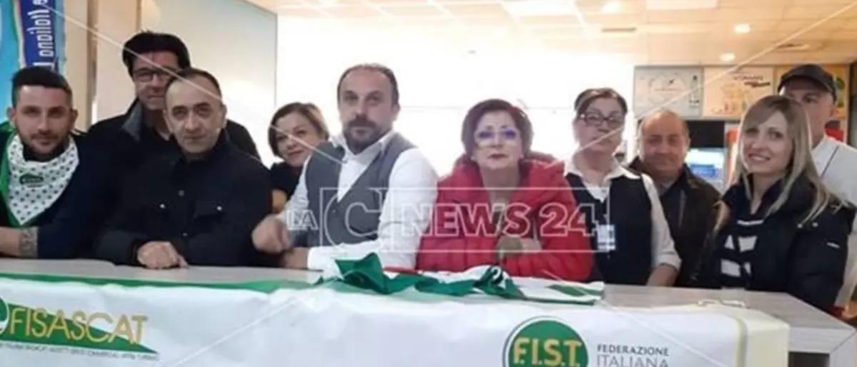 Lamezia, i sindacati su lavoratori bar aeroporto: «Assordante il silenzio del presidente Sacal»