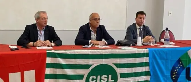 Vaccini in azienda, i sindacati: «Aprire un tavolo di confronto anche in Calabria»