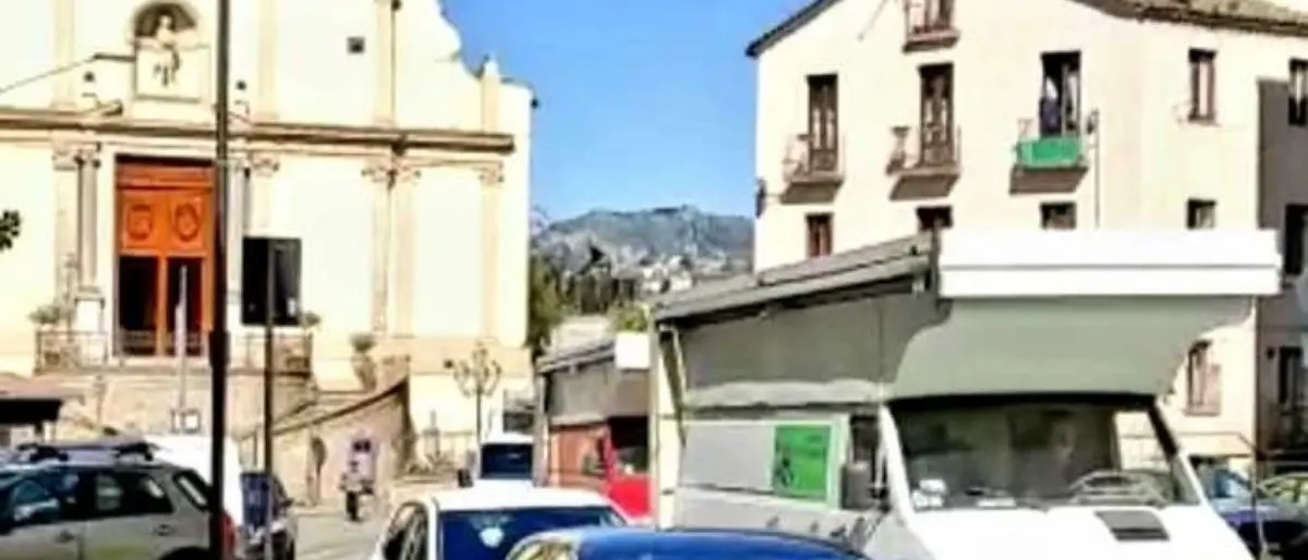 Catanzaro, ambulanti in corteo contro chiusura mercati rionali: «Fermi da un anno»