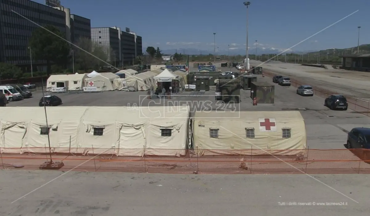 Covid, i sindaci chiedono il ripristino dell'ospedale militare a Cosenza