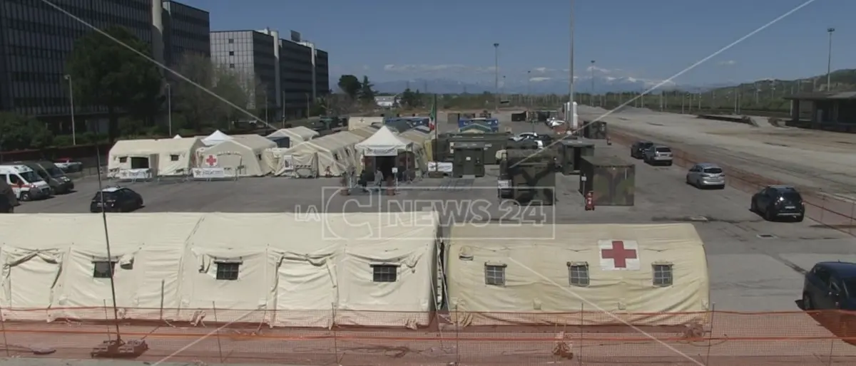 Covid, i sindaci chiedono il ripristino dell'ospedale militare a Cosenza