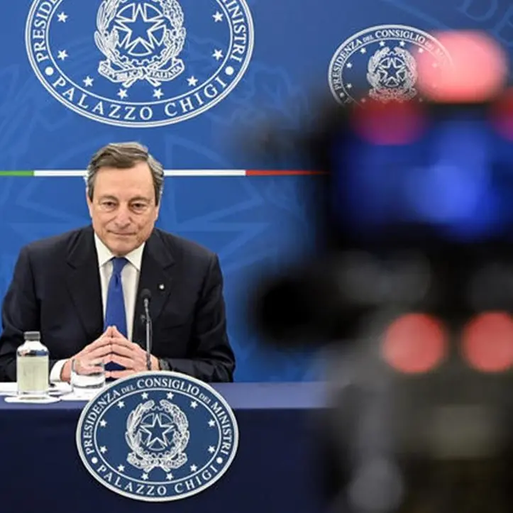 Vaccini, Draghi: «Con che coscienza la gente salta la fila? Al lavoro per riaprire in sicurezza»
