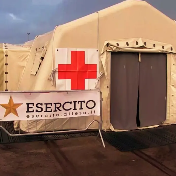 Cosenza, riconvertire l’ospedale militare è inutile: «Pochi rianimatori, non serve per l’emergenza»
