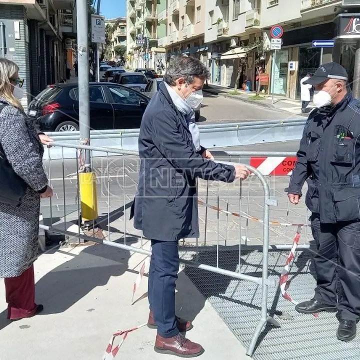 Cosenza, di nuovo accessibile piazza Bilotti dopo il dissequestro: transenne rimosse