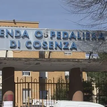 Covid: «Ospedale Cosenza al collasso, l'Asp converta interamente Rossano e Cetraro»