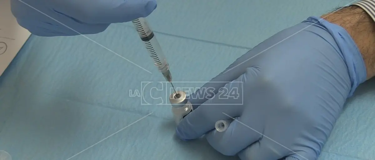 Nocera, il sindaco scrive a Figliuolo: «Lasciati senza vaccini nel pieno della pandemia»