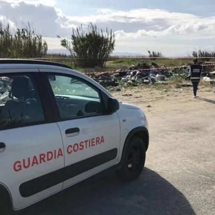 Rifiuti nell'alveo di un torrente, nel Reggino sequestrata un'area di 4 chilometri