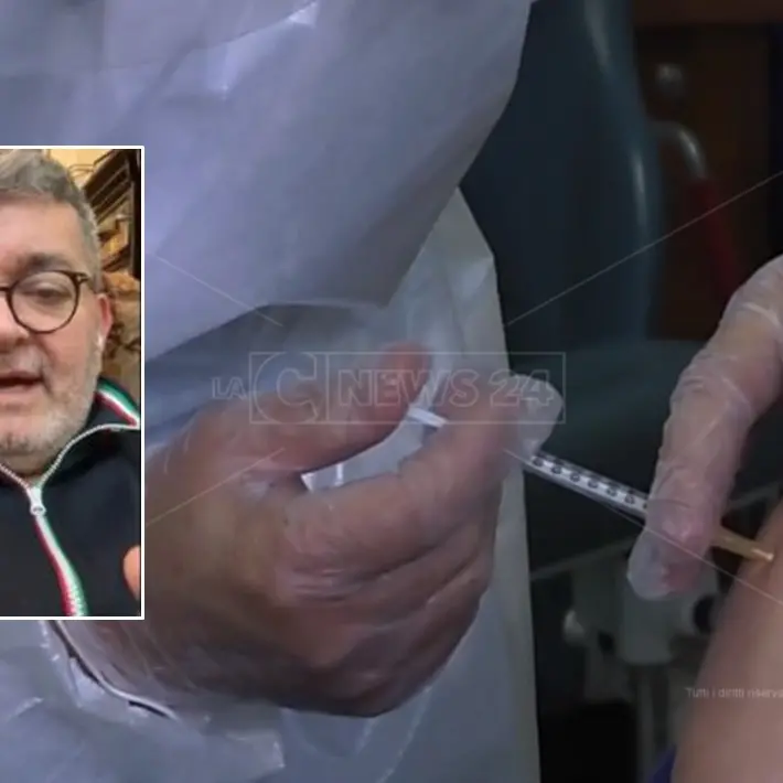 Vaccini, Spirlì: «Niente più scorte, useremo tutte le dosi che arrivano in Calabria»