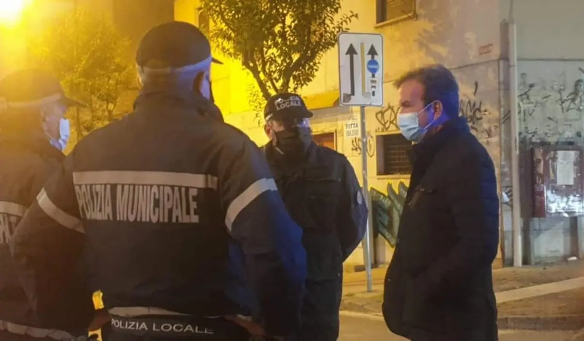 Cosenza, il sindaco Occhiuto: «Troppi contagi Covid, valutiamo chiusura scuole»