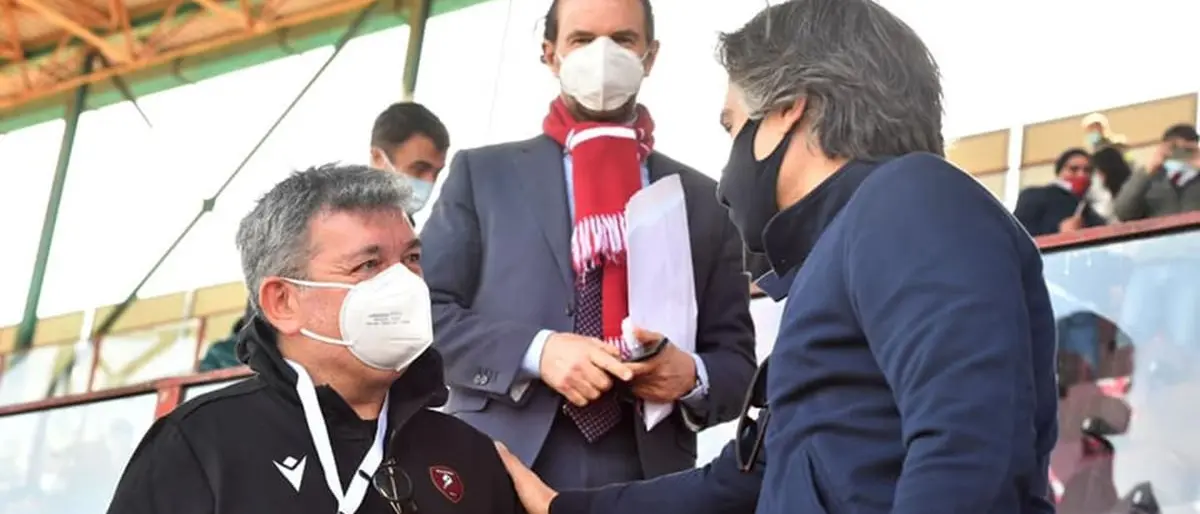 Spirlì allo stadio, la scuola calcio Archi lo difende: «Attacchi strumentali»