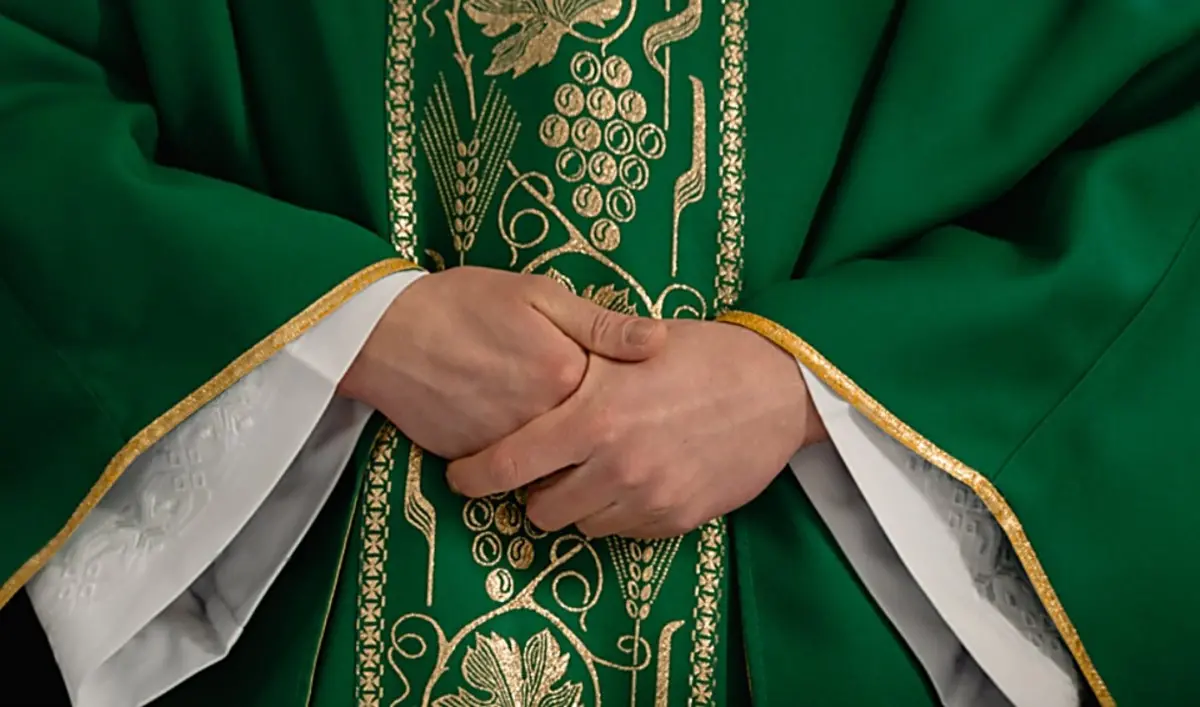 Sacerdoti vibonesi accusati di tentata estorsione mafiosa, doppio colpo di scena al processo