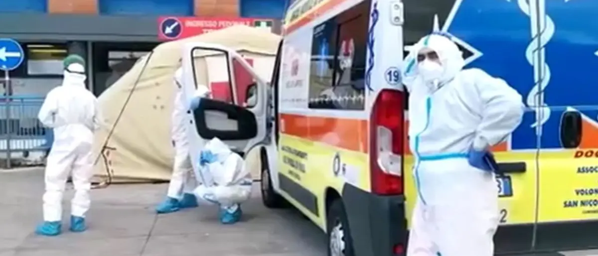 Covid Cosenza, de Magistris: «Altro morto in ambulanza in attesa di un posto letto»