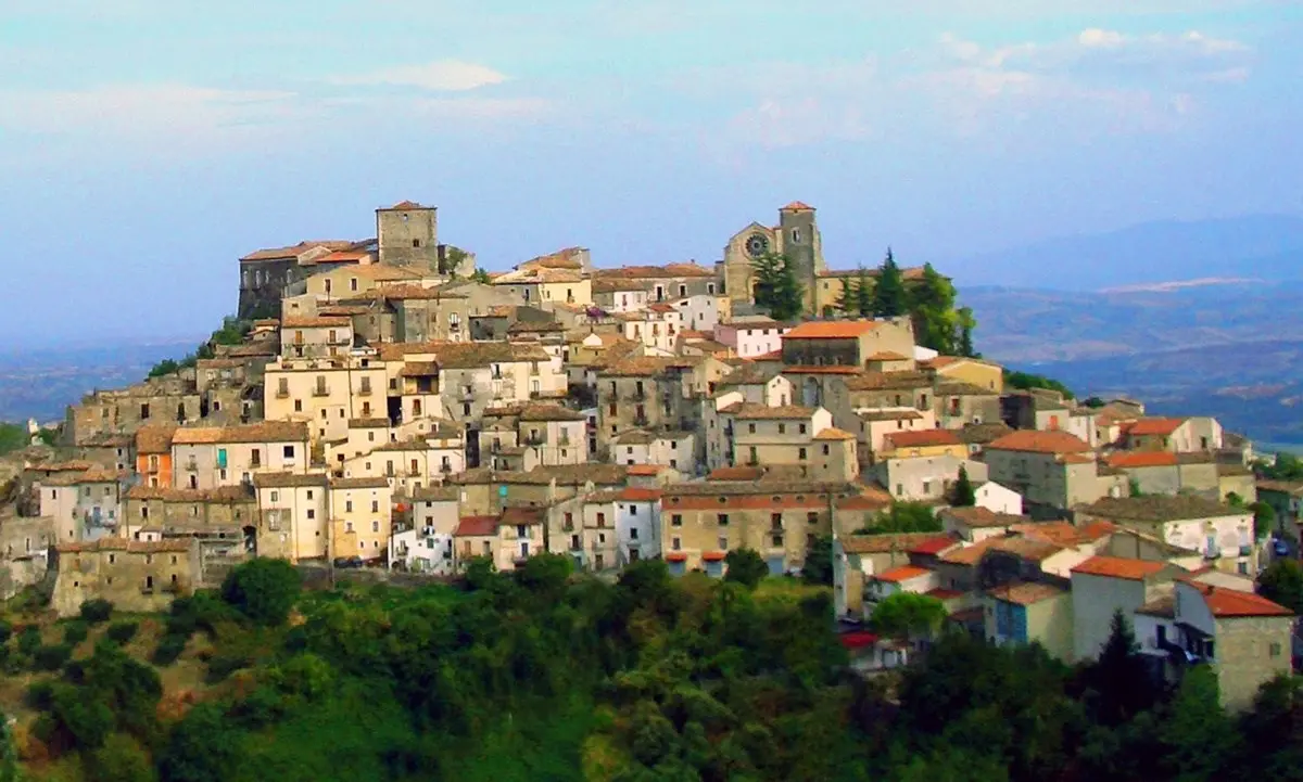 Covid Calabria, istituita la zona rossa in quattro comuni del Cosentino e in uno del Crotonese