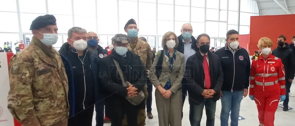 Catanzaro, è già polemica sull'hub vaccinale inaugurato nel complesso dell'ente fiera