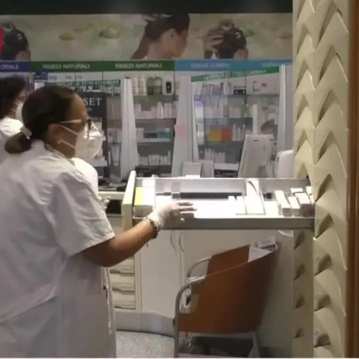 Vaccinazioni anti-Covid nelle farmacie, c’è l’accordo con la Regione Calabria: ecco come funzionerà