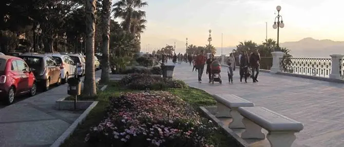 Calabria ancora in arancione. Dal 26 aprile nuove regole: ecco tutte le date delle riaperture