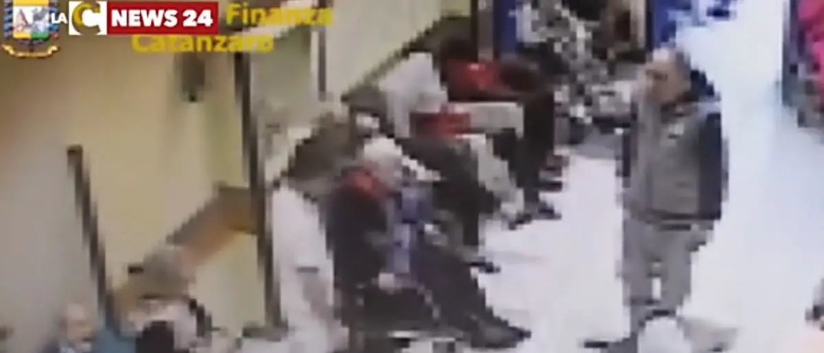 Anziani maltrattati in casa di cura a Settingiano, chiesto processo per 15 indagati