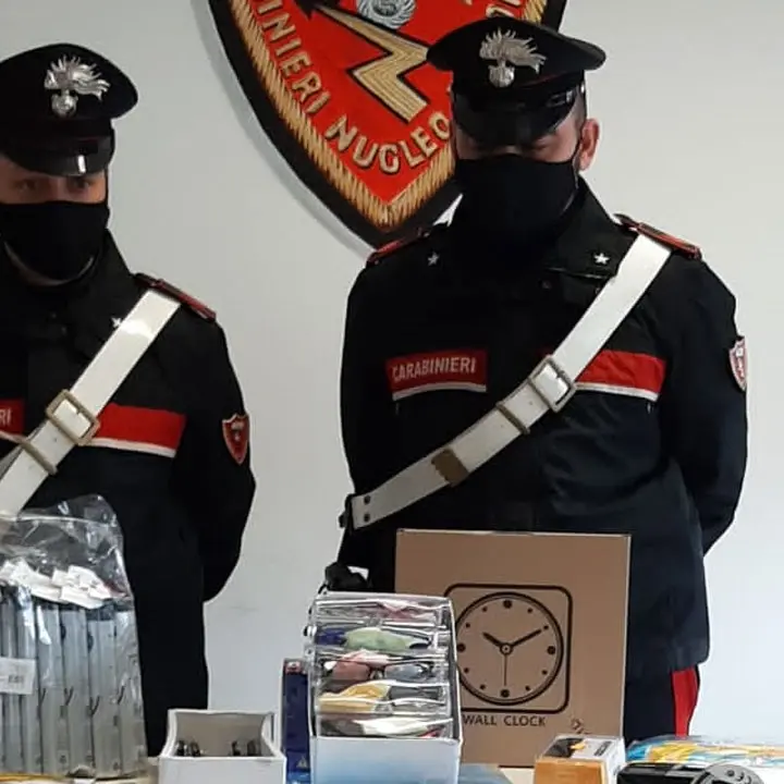Cirò Marina, vendeva articoli contraffatti e pericolosi: denunciato ambulante
