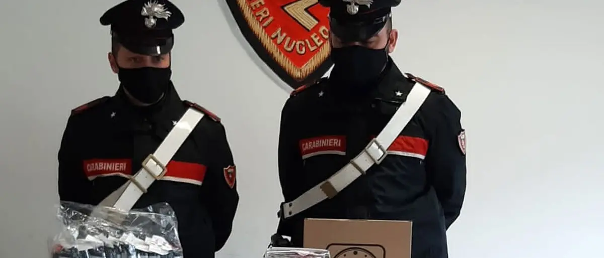 Cirò Marina, vendeva articoli contraffatti e pericolosi: denunciato ambulante