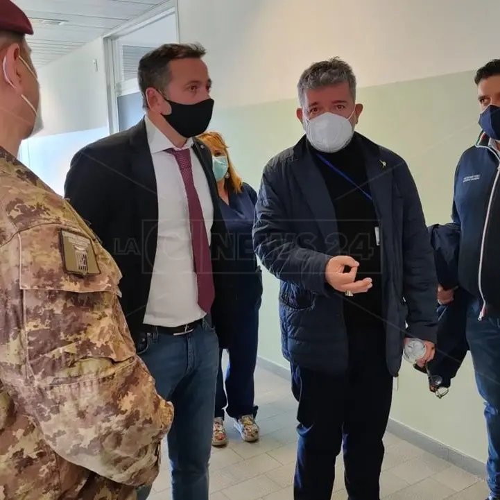 Ancora nulla di fatto per il centro Covid a Villa Bianca, Spirlì: «Denuncerò i ritardi alla Procura»