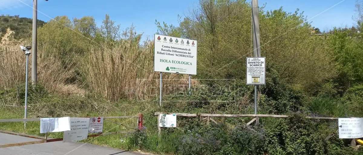 Mendicino, rubati e subito rinvenuti cinque automezzi destinati alla raccolta differenziata