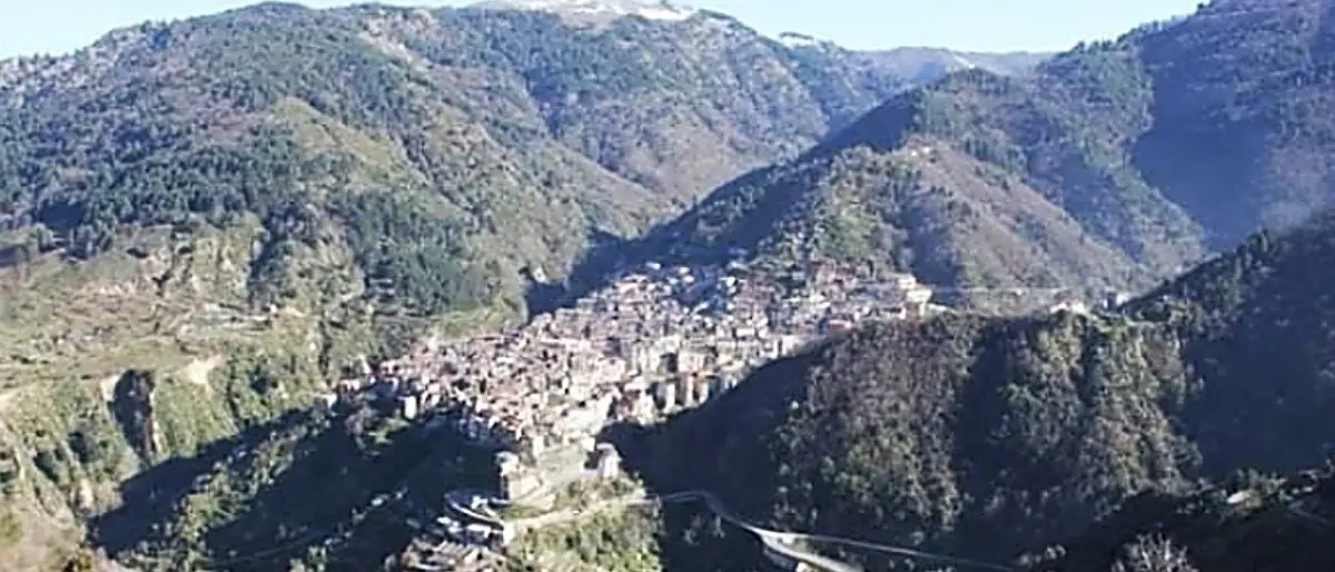 Covid, a Longobucco vaccini in modalità drive-in per soggetti fragili e over 80