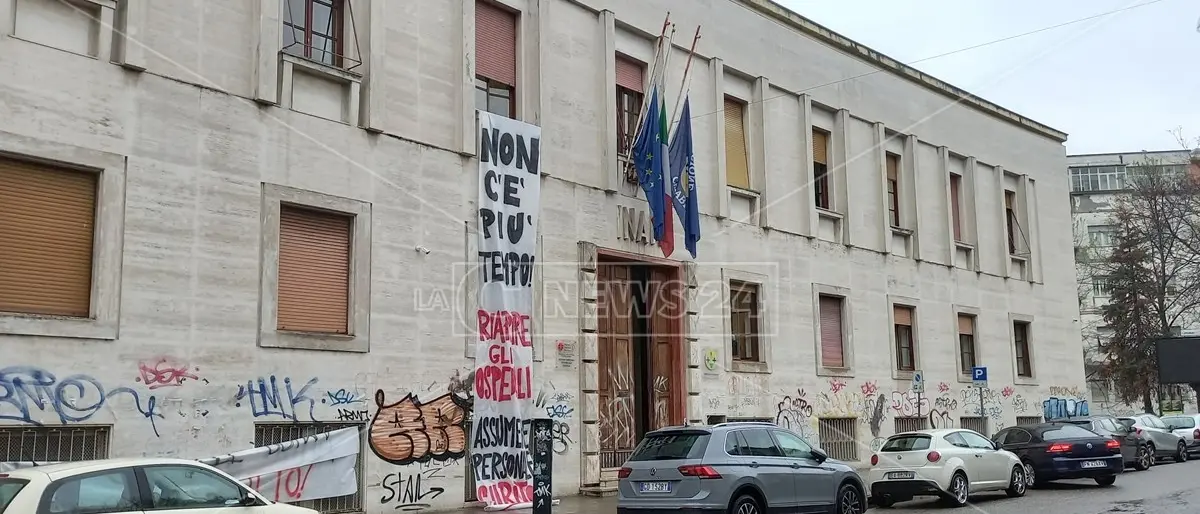 Cosenza, riunione in corso all'Asp: sul tavolo nuove assunzioni e vaccinazioni a domicilio