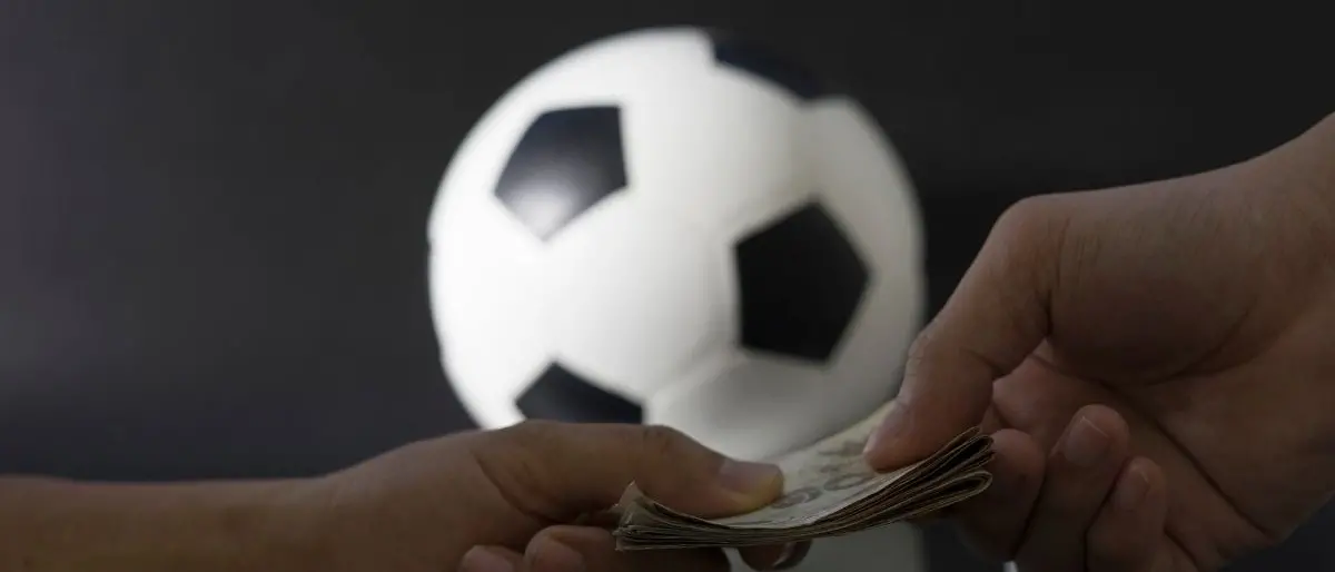 Calcio corrotto, 5mila euro per sistemare Corigliano-Troina: l'offerta è bassa e l'accordo salta