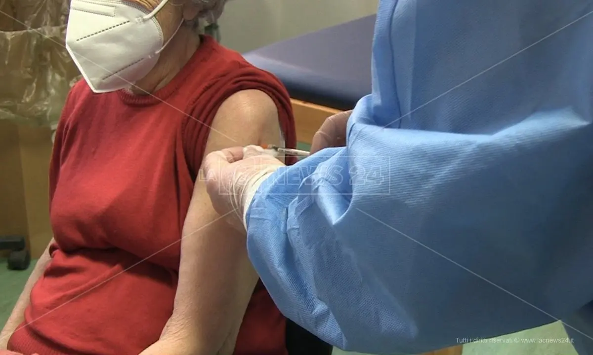 Soggetto ad altissimo rischio ma non fragile, la denuncia: «Non mi fanno prenotare il vaccino»