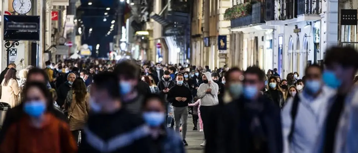 Covid, l'allarme del Cnr: «Con zone gialle e riaperture quarta ondata in estate»