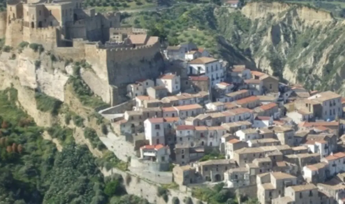 Covid nella Sibaritide, dopo Acri e Crosia anche Rocca Imperiale verso la zona rossa